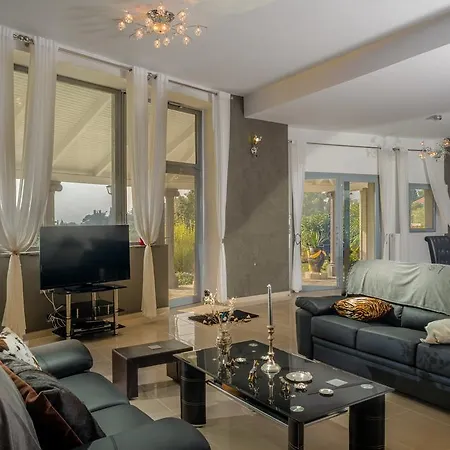 Guarda L'orizzonte * لاغاناس