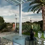 Guarda L'orizzonte Villa