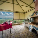 Guarda L'orizzonte Villa Laganász