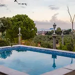 Guarda L'orizzonte Villa