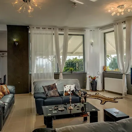 Guarda L'orizzonte Laganas