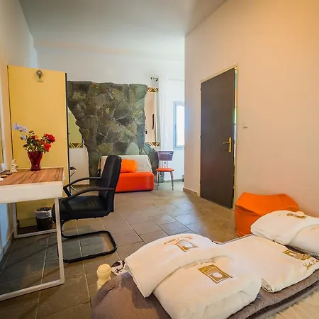 Guarda L'orizzonte Laganas